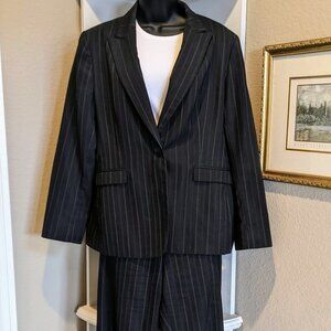 Womens Jones New York sz 16 pinstrip pants suit